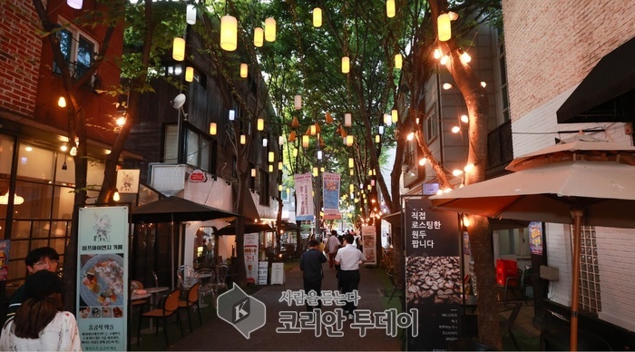 [코리안투데이] 용인특례시 골목형상점가 1호로 지정된 기흥구 보정동 보카상점가(보정동 카페거리) 전경 © 김나연 기자