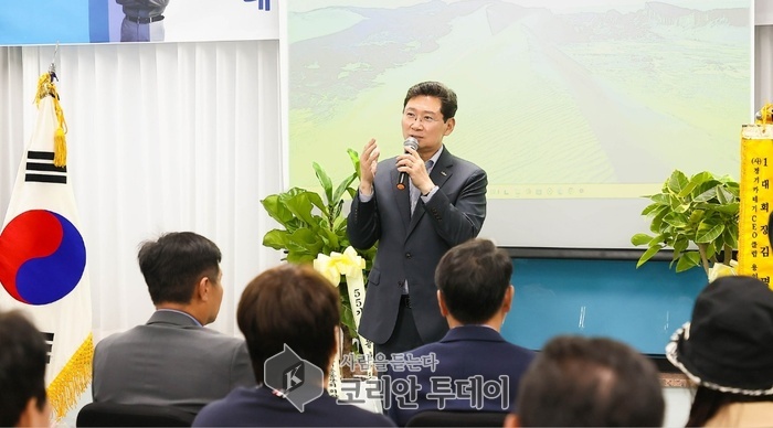 [코리안투데이] 이상일 용인특례시장이 17일 데일카네기 최고경영자 과정 용인55기 개강식에 참석해 리더십 특강을 했다. © 김나연 기자