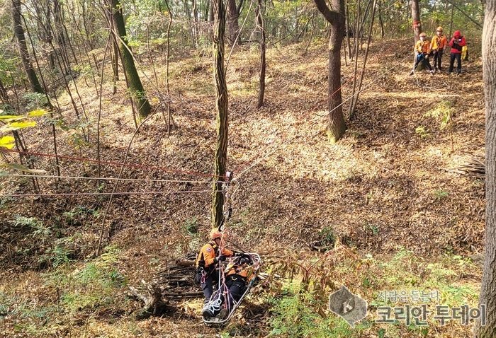 [코리안투데이] 원수산에서 산악사고 실전 대응 연습 © 이윤주 기자
