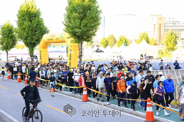 [코리안투데이] 사진 구로구 언론팀 제공 지난 9월에 진행된 구로 탄소제로 걷기행사 사진 © 박수진 기자