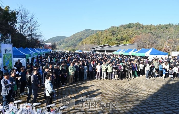 [코리안투데이] 제15회 우포늪 생명길 걷기대회 참여자 모습 © 신성자 기자