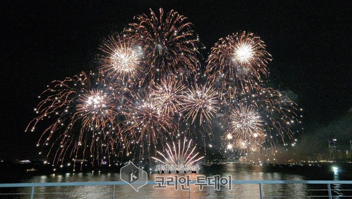 [코리안투데이] 매년 11월 첫째주 토요일 가을밤을 수놓은 부산불꽃축제 © 백창희 기자
