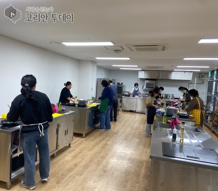 [코리안투데이] 문화시설 누들플랫폼에서 활동하는 시민들 © 김미희 기자