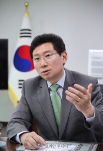 경기남부광역철도 신설 청원 논란, 김동연 지사 책임 회피 비판