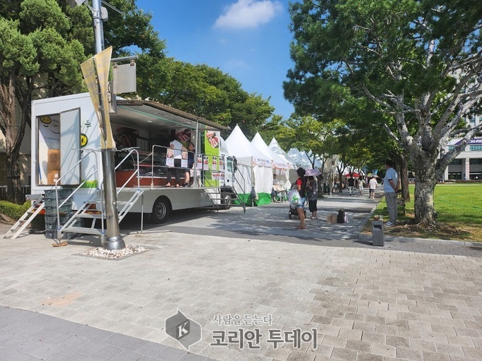 [코리안투데이] 농산물 직거래장터 운영 사진 © 이예진 기자