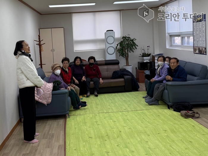[코리안투데이] 관내 27개 경로당 방문해 어르신들의 안부와 의견을 청취 © 이명애 기자
