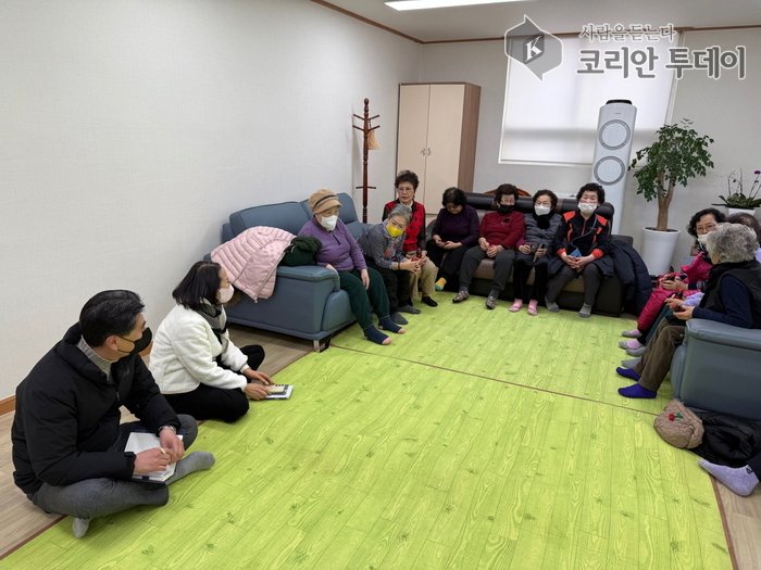 [코리안투데이] 관내 27개 경로당 방문해 어르신들의 안부와 의견을 청취 © 이명애 기자
