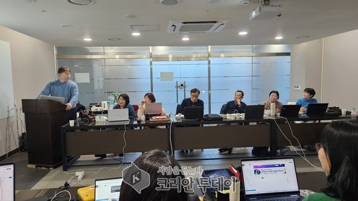 [코리안투데이] 사진 박수진 기자 코리안투데이 연삼흠회장님과 지부장님들의 모습 © 박수진 기자