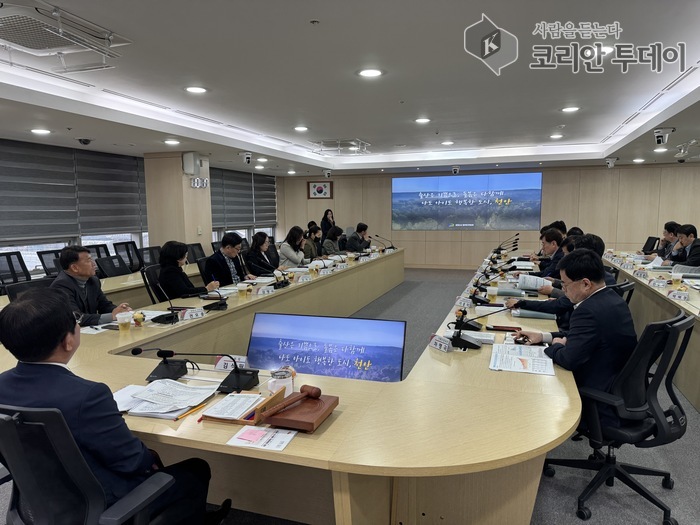 [코리안투데이] 천안시청 중회의실에서 김석필 부시장 주재로 인구정책자문위회 개최 © 신기순 기자