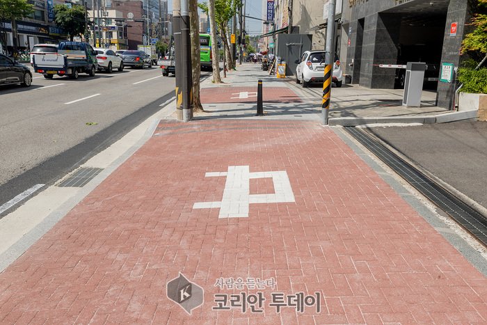 [코리안투데이] 양천구, 차량 진출입로 보행 안전 강화 위해 도입한 차량진출입로 안심디자인© 변아롱 기자