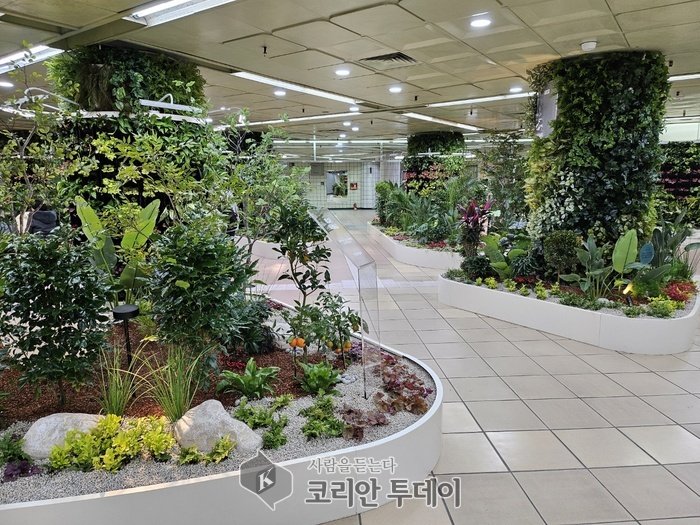 [코리안투데이] 성동구 왕십리 역사 내 아래숲길 정원 © 손현주 기자