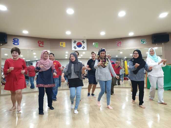 [코리안투데이] 각국의 전통 무용을 소개하고 있는 모습 © 문성규 기자