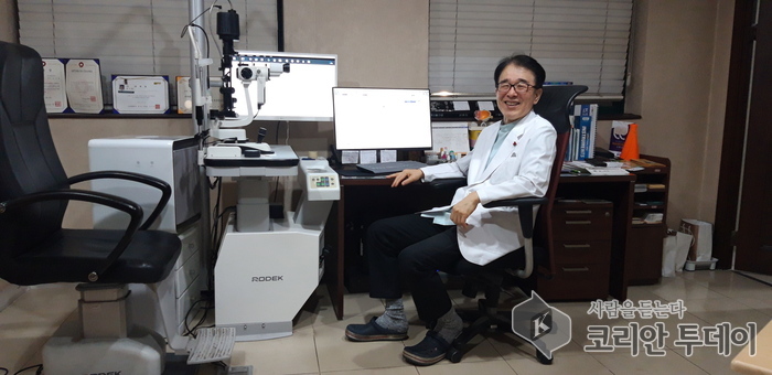 [코리안투데이] 환자의 눈건강을 위해 정성을 다하는 남기룡 천안 남안과 원장 © 신영민 기자