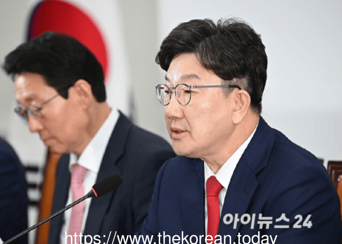 [코리안 투데이] 국회 원내대책회의에서 발언하고 있는 권성동 국민의힘 원내대표 © 최낙숙 기자