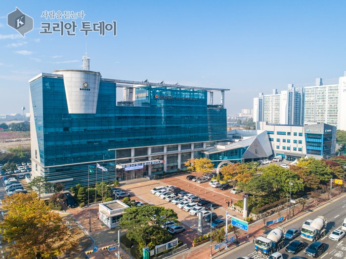 [코리안투데이] 2025년 섬섬옥수 학습택배 학습자 그룹 모집하는 옹진군청 전경 © 김미희 기자