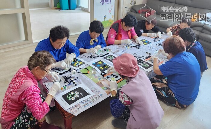 [코리안투데이] 안성시 송정보건진료소, 찾아가는 행복 두뇌 학교 운영 © 이명애 기자