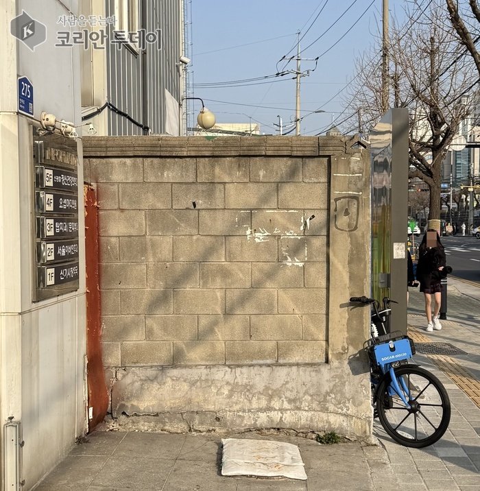 [코리안투데이] 나비벽화 그리기 전 © 김미희 기자
