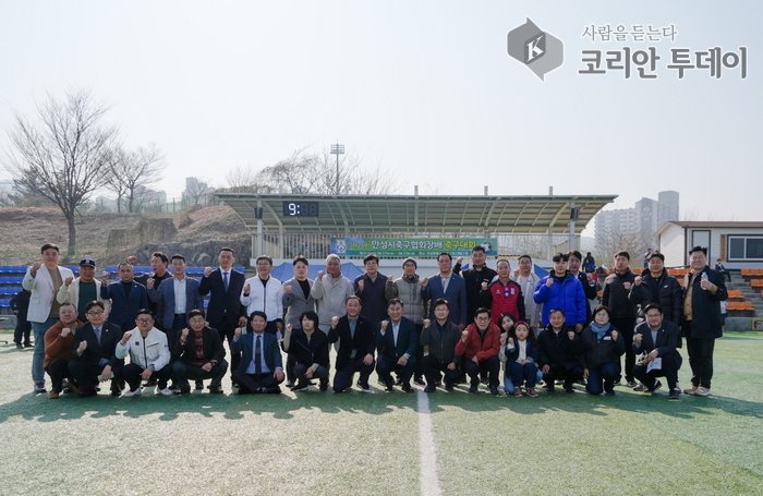[코리안투데이] 29개 팀 800명 출전… 세대별 우승팀 탄생하며 축구 열기 뜨거워 © 이명애 기자