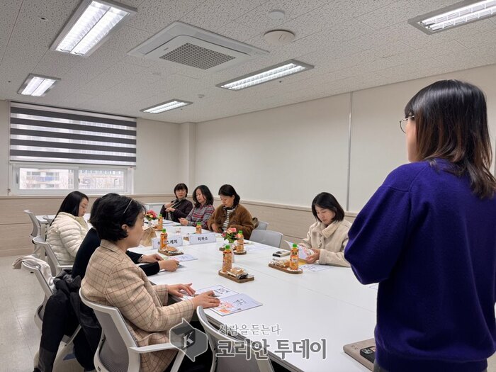 [코리안투데이] 미싱·스케치·손뜨개 등 다양한 취미로 주민 교류의 장 마련, 고양시 © 지승주 기자