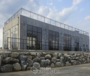 대청봉을 품은 카페 ‘누리’, 동백꽃 아래서 피어난 인생의 두 번째 이야기