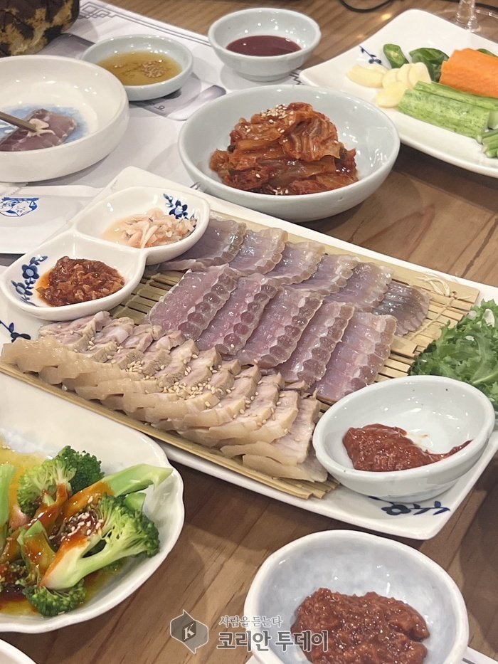 [코리안투데이] 제철 해산물로 차린 진짜 남도 홍어삼합 © 김현수 기자