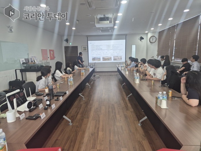 [코리안투데이] 옹진군 ‘청년희망 일자리찾기’ 프로그램에 참여한 대학생들 © 김미희 기자