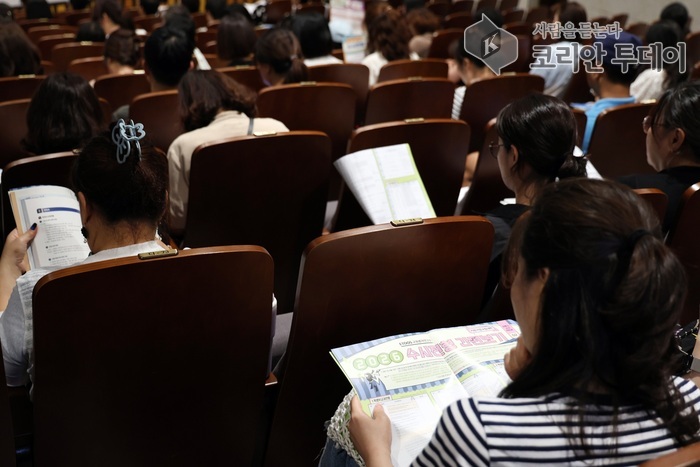 [코리안투데이] (사진) 2026학년도 대입 수시설명회에서 강연 중인 김병진 소장 © 박수진 기자