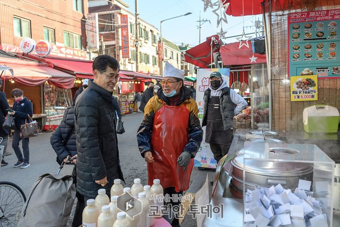 [코리안투데이] 양천구, 서서울골목형상점가를 찾아 상인들과 소통하는 이기재 구청장 © 변아롱 기자