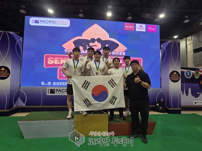 [코리안투데이] (사진) 2025 태국오픈 레슬링 국제대회에서 메달을 획득한 구로구청 레슬링팀 © 박수진 기자