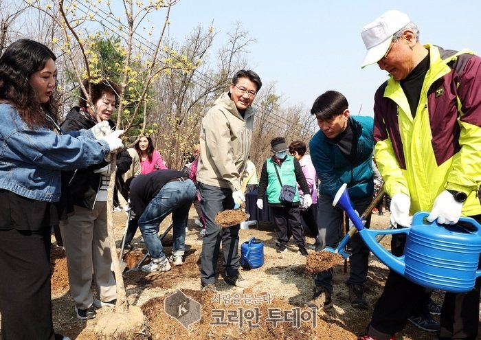 [코리안투데이] 탄소중립선도도시 선정 기념_주민참여 100만그루 나무심기 행사 © 강태훈 기자