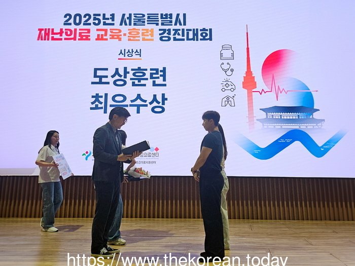 [코리안투데이] 2 (사진) 지난 28일 열린 서울시 재난의료 교육‧훈련 경진대회에서 구로구보건소가 도상훈련 분야 최우수상을 수상했다. © 박수진 기자