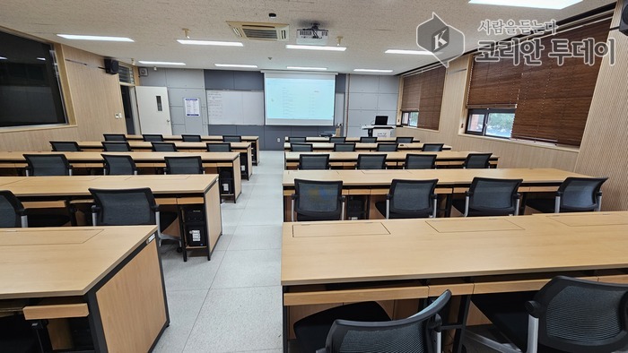 [코리안투데이] 챗GPT 공개특강, 누구나 참여 가능한 무료 AI 강의 계명문화대학교서 진행 © 김현수 기자