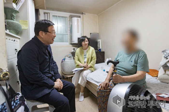 光津區區長金敬浩直接探訪綜合照顧對象家庭