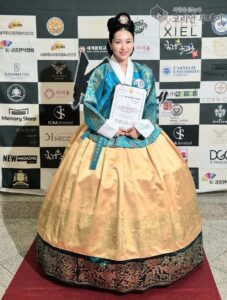 라이브커머스 여성 구두 판매자 최미혜, 백혈병 콘서트·한복축제 동시 참여로 주목받았다
