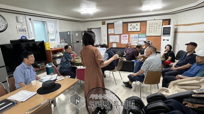 寶山洞行政福利中心走訪長者活動中心 宣傳長者交通費資助計劃