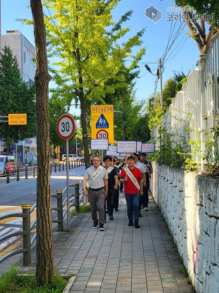 延壽區開學季於仙鶴小學一帶展開「根除非法廣告」整治行動