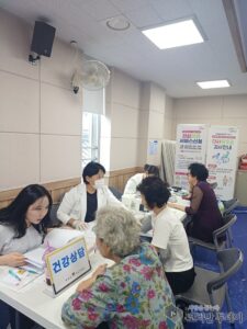 종로구, 제5기 이웃건강활동가 73명 위촉…주민 중심 건강 돌봄 본격화