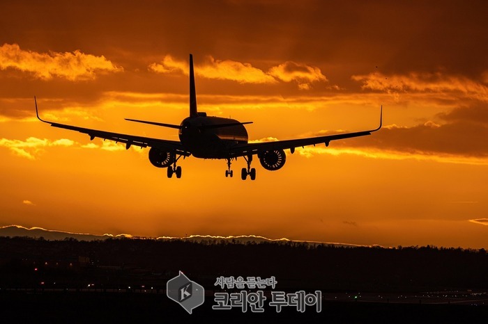 [코리안투데이] 비행하는 비행기 ( 사진 = PIXABAY ) © 송현주 기자