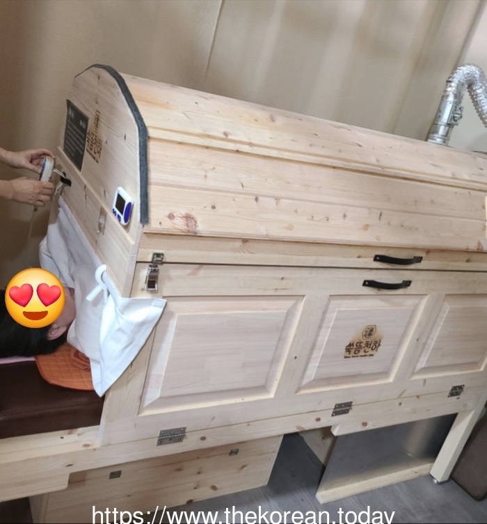 [코리안투데이] 쑥뜸천하 광양점에서 쑥뜸하고 있는 고객 © 최낙숙 기자