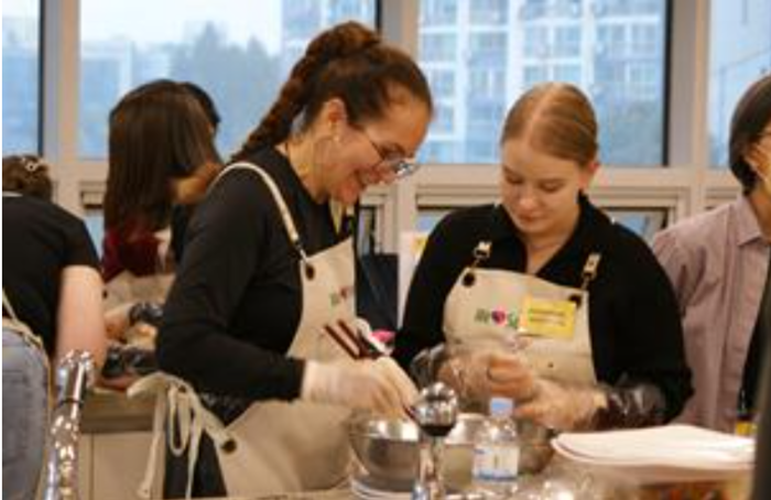 Songpa-gu organiza aula de culinária coreana para estrangeiros, participantes de 20 países provam comida coreana