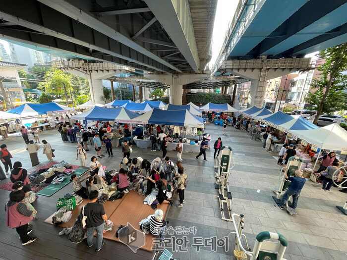 Seongdong-gu realiza com êxito a «Feira 2025 Haengbok Mujigae Oksu», reforçando a partilha e a união locais