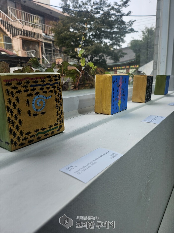 [코리안투데이] 전통을 넘어선 감각, 현대미학이 살아 숨 쉬는 작업 © 김현수 기자