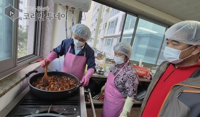 [코리안투데이] 통장들의 손맛과 마음이 담긴 지역 사랑 실천 현장 © 김현수 기자