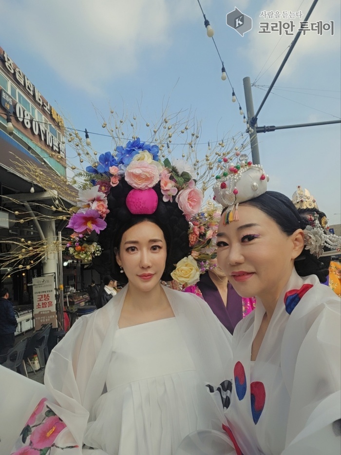 [코리안투데이] 민지영 예술원이 기획한 한복 패션쇼, 전통미의 진수 선보여 © 김현수 기자