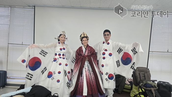 [코리안투데이] 전통무예와 한복의 만남, 모란민속5일장 김기영, 전미자, 진송 © 김현수 기자