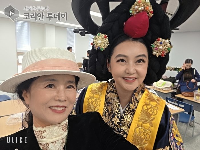 [코리안투데이] 김영자 궁중한복 퍼레이드, 모란민속5일장을 수놓다 © 김현수 기자