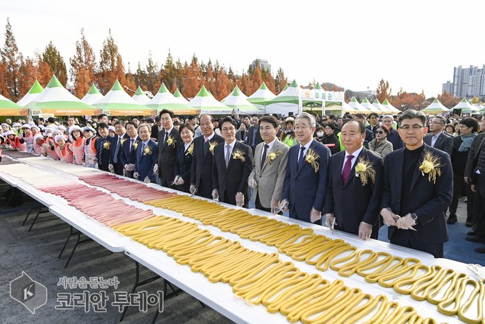 [코리안투데이] 1,111m 가래떡 릴레이행사 © 이선영 기자