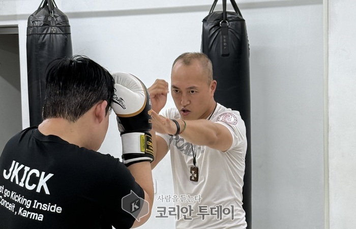 [코리안투데이] 전찬준관장의 지도 모습 © 이선영 기자