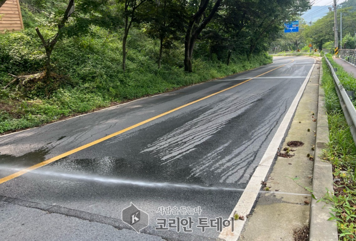 [코리안투데이] 전국 최초로 겨울철 자동염수분사장치에 빗물저장 기능을 결합한 친환경 도로관리 시스템 운영 © 임승탁 기자
