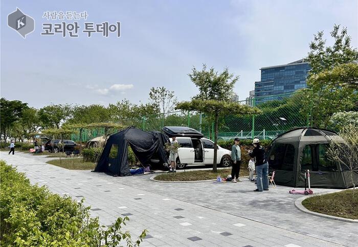 [코리안투데이] (사진) 차크닉 공간 이용 모습 © 박수진 기자